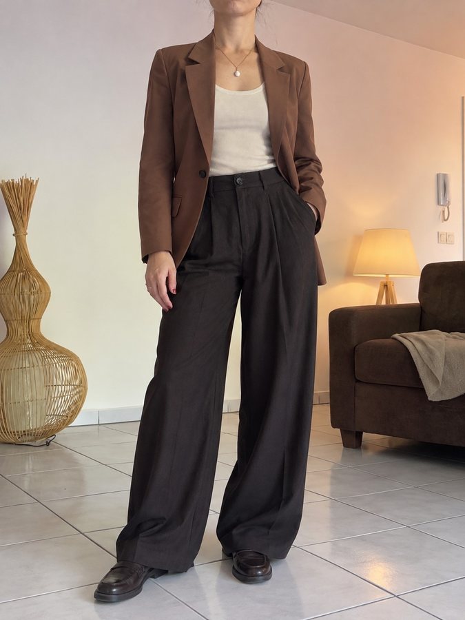 Blazer marron repéré sur Vinted, essayé sur soi